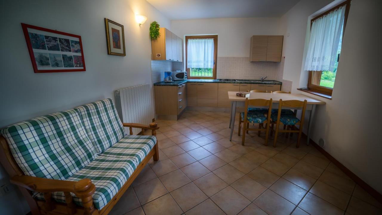 Casa Al Portico Lägenhet Pieve Di Ledro Exteriör bild
