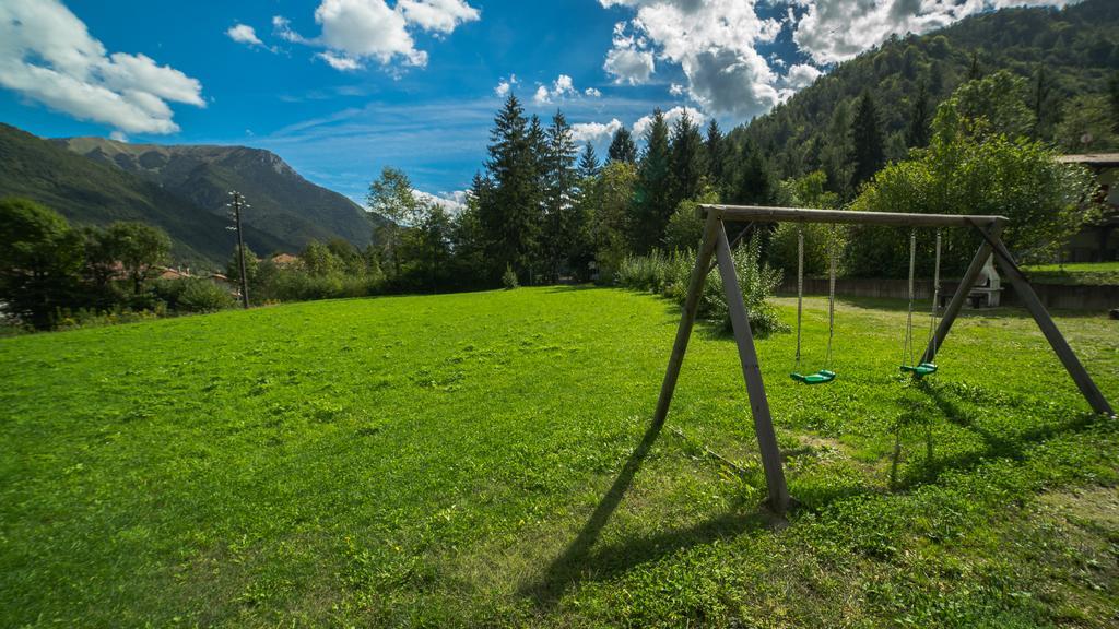 Casa Al Portico Lägenhet Pieve Di Ledro Exteriör bild